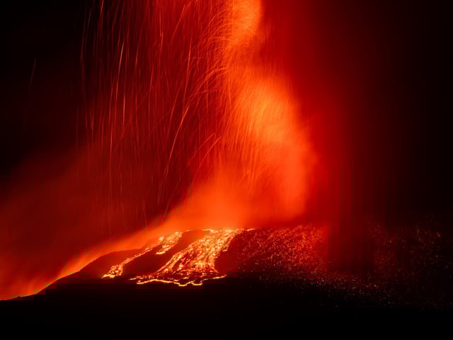 Imagen de la erupción del Etna del pasado 15 de agosto de 2024. Foto Reuters