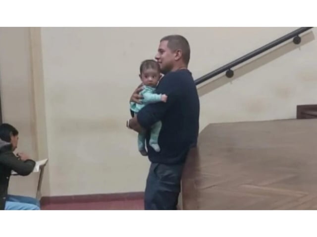 El emotivo episodio ocurrió en la Universidad de Salta (Primera plana).