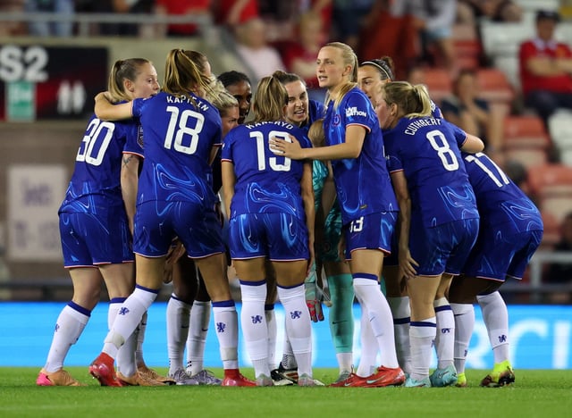 Soccer Football - Women's Super League - Manchester United v Chelsea - Leigh Sports Village, Leigh, Britain - April 30, 2025 Chelsea players huddle before the start of the second half Action Images via Reuters/Ed Sykes