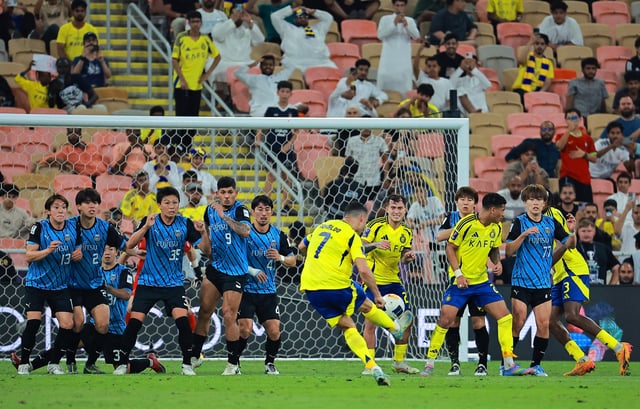 Soccer Football - Asian Champions League - Semi Final - Al Nassr v Kawasaki Frontale - King Abdullah Sports City, Jeddah, Saudi Arabia - April 30, 2025  Al Nassr's Cristiano Ronaldo shoots at goal from a free kick REUTERS/Stringer