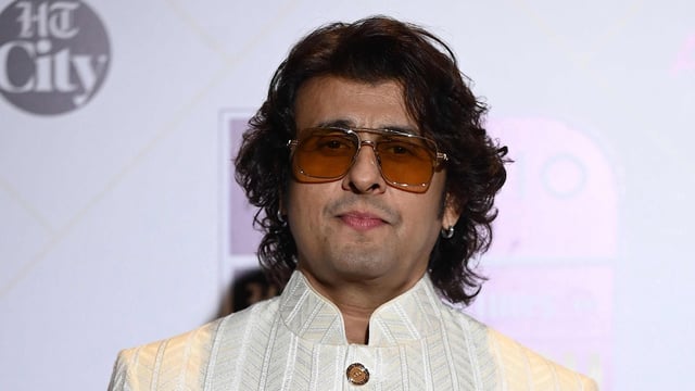 Sonu Nigam performed at a Bengaluru institute.