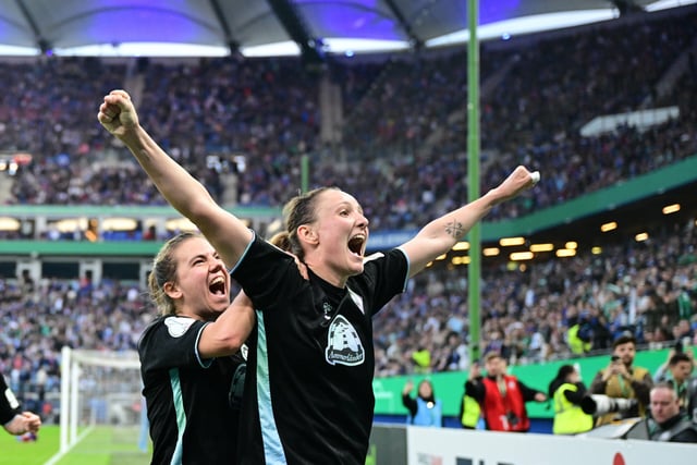 Werders Frauen zogen durch einen Sieg beim HSV ins Finale des DFB-Pokals ein.