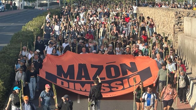Mazón, que viajó este miércoles a EE UU para participar en una misión comercial, ha sido el gran ausente de la romería a la que ha acudido gran parte de su Consell
