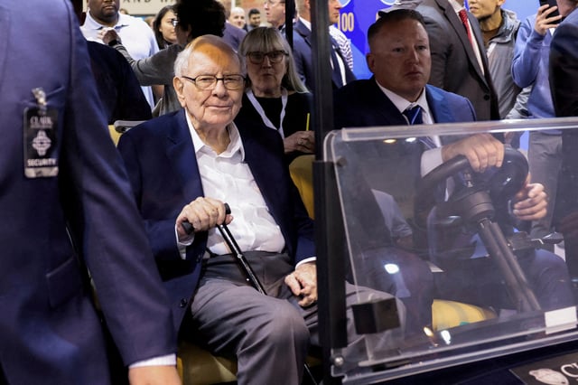 Berkshire Hathaway Chairman Warren Buffett attends the Berkshire Hathaway Inc annual shareholders' meeting in Omaha, Nebraska, U.S., May 3, 2024. REUTERS/Scott Morgan/File Photo