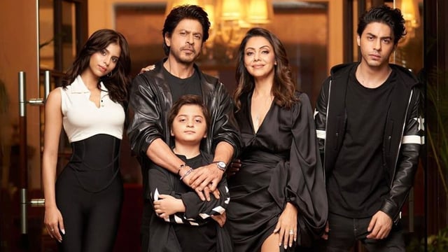 Suhana Khan, Shah Rukh Khan, AbRam, Gauri Khan and Aryan Khan.