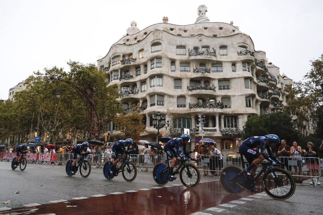 La Vuelta 2023, en su apartado masculino, también pasó junto a La Pedrera.