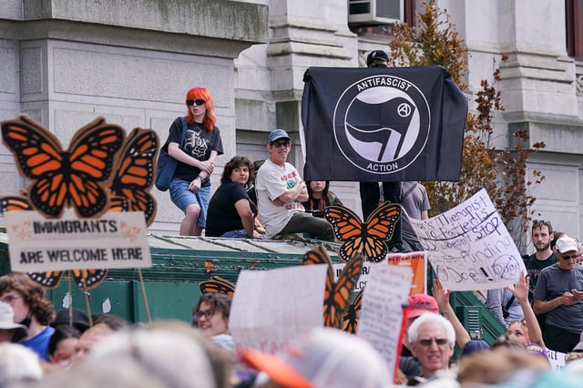 Demonstrators attend a May Day Strong - 'For the Workers, Not the Billionaires' rally, in Philadelphia, Pennsylvania, U.S., May 1, 2025. REUTERS/Sarah Silbiger