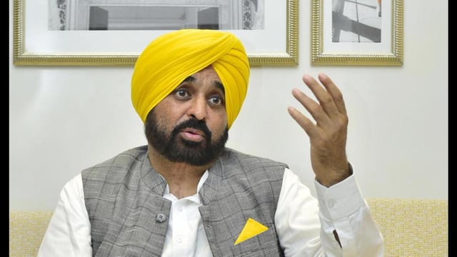 Mann on Thursday visited the Nangal dam in Rupnagar district where state minister Harjot Singh Bains held a ‘dharna’ along with Aam Aadmi Party (AAP) workers. Bains claimed they locked a room at the Nangal dam from where water supply is regulated. (HT File)