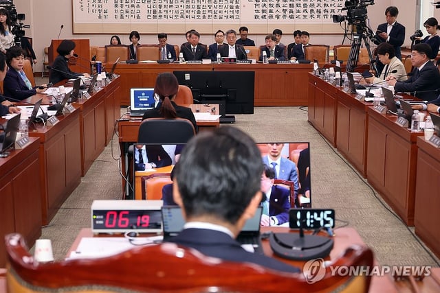 The National Assembly's legislation and judiciary committee holds a plenary meeting in Seoul on May 2, 2025. (Yonhap)