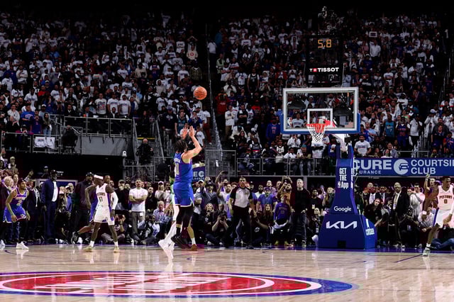 DETROIT, MI - MAY 1: Jalen Brunson #11 of the New York Knicks scores the game winning 3-point basket during the game against the Detroit Pistons during Round 1 Game 6 on May 1, 2025 at Little Caesars Arena in Detroit, Michigan. NOTE TO USER: User expressly acknowledges and agrees that, by downloading and/or using this photograph, User is consenting to the terms and conditions of the Getty Images License Agreement. Mandatory Copyright Notice: Copyright 2025 NBAE (Photo by Nathaniel S. Butler/NBAE via Getty Images)