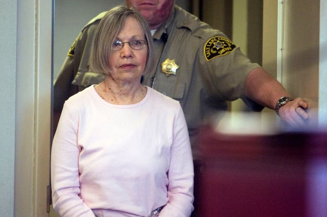 Wanda Barzee enters Judge Judith Atherton's court for a competency hearing, in Salt Lake City, on Feb. 8, 2010.