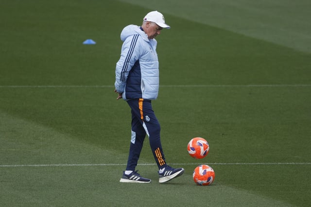 Carlo Ancelotti, durante el entrenamiento de este sábado en Valdebebas.