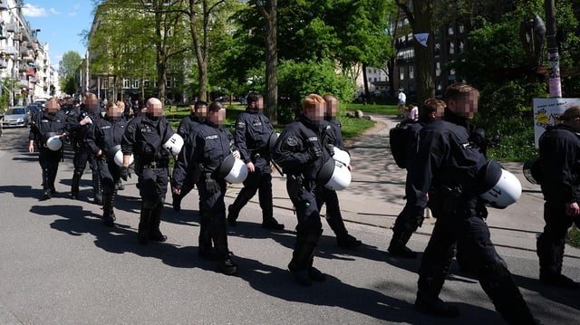 Eine Gruppe Bereitschaftspolizisten