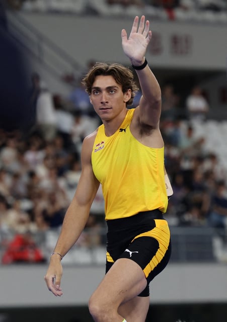 Athletics - Diamond League - Shanghai - Shaoxing China Textile City Sports Centre, Shaoxing, China - May 3, 2025 Sweden's Armand Duplantis celebrates after winning the men's pole vault final REUTERS/Go Nakamura