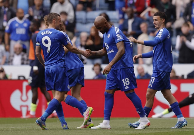 Soccer Football - Premier League - Leicester City v Southampton - King Power Stadium, Leicester, Britain - May 3, 2025 Leicester City's Jordan Ayew celebrates scoring their second goal with Jamie Vardy Action Images via Reuters/Andrew Couldridge EDITORIAL USE ONLY. NO USE WITH UNAUTHORIZED AUDIO, VIDEO, DATA, FIXTURE LISTS, CLUB/LEAGUE LOGOS OR 'LIVE' SERVICES. ONLINE IN-MATCH USE LIMITED TO 120 IMAGES, NO VIDEO EMULATION. NO USE IN BETTING, GAMES OR SINGLE CLUB/LEAGUE/PLAYER PUBLICATIONS. PLEASE CONTACT YOUR ACCOUNT REPRESENTATIVE FOR FURTHER DETAILS..