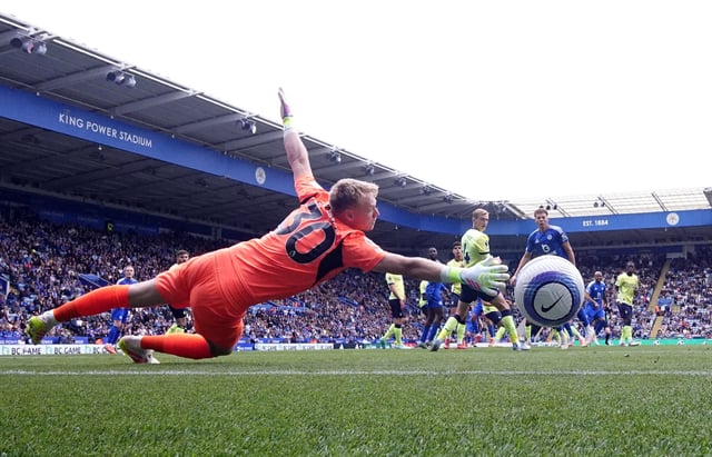 Soccer Football - Premier League - Leicester City v Southampton - King Power Stadium, Leicester, Britain - May 3, 2025 Leicester City's Jordan Ayew scores their second goal past Southampton's Aaron Ramsdale Action Images via Reuters/Andrew Couldridge EDITORIAL USE ONLY. NO USE WITH UNAUTHORIZED AUDIO, VIDEO, DATA, FIXTURE LISTS, CLUB/LEAGUE LOGOS OR 'LIVE' SERVICES. ONLINE IN-MATCH USE LIMITED TO 120 IMAGES, NO VIDEO EMULATION. NO USE IN BETTING, GAMES OR SINGLE CLUB/LEAGUE/PLAYER PUBLICATIONS. PLEASE CONTACT YOUR ACCOUNT REPRESENTATIVE FOR FURTHER DETAILS..