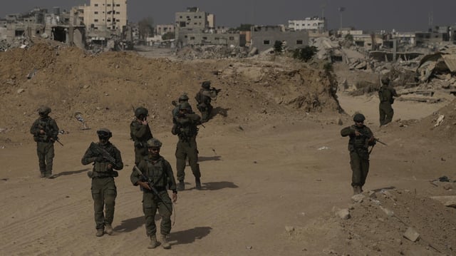 Israelische Soldaten während einer Bodenoperation im südlichen Gazastreifen (Archiv)
