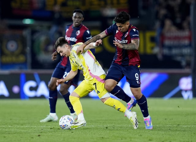 Soccer Football - Serie A - Bologna v Juventus - Stadio Renato Dall'Ara, Bologna, Italy - May 4, 2025 Juventus' Francisco Conceicao in action with Bologna's Santiago Castro REUTERS/Matteo Ciambelli