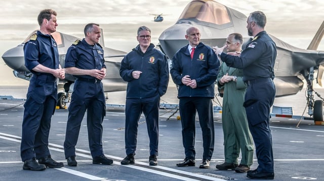 Sir Keir Starmer, with the defence secretary John Heale, paid tribute to veterans in the run-up to the VE Day commemorations