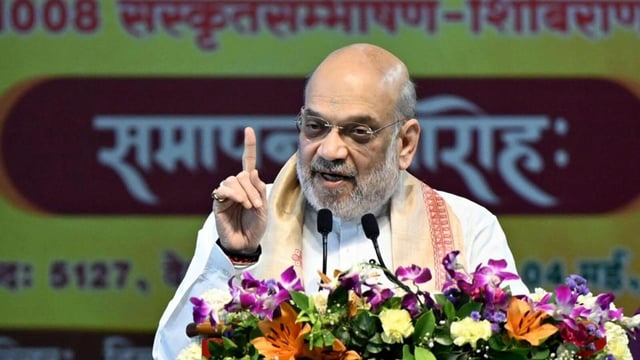 Amit Shah at Sanskrit Sambhashan Shivir Abhiyan at Delhi University Auditorium on Sunday. (Salman Ali/HT Photo)