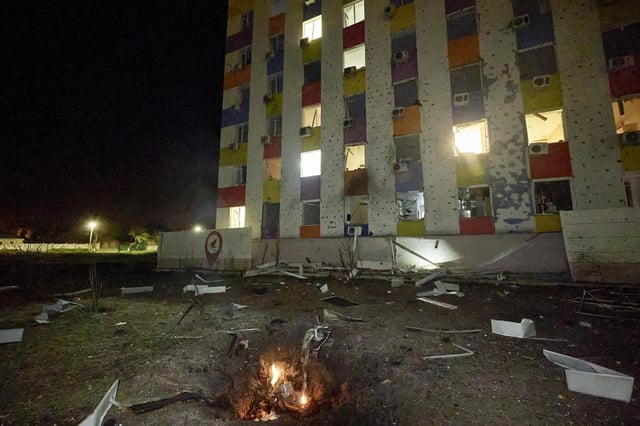Un edificio de Járkov (Ucrania) dañado en un ataque de Rusia con drones, en una imagen de este sábado.