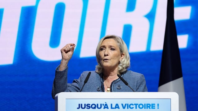 Roumanie: George Simion, candidat d'extrême droite, arrive en tête du premier tour de la présidentielle