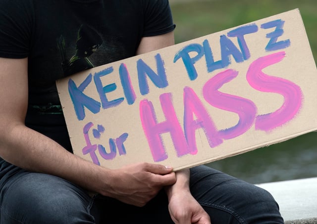 Hass im Netz gehört für viele Menschen zum Alltag – aber was lässt sich dagegen machen? (Symbolbild)