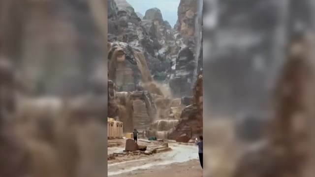 Jordanie: les images saisissantes de l'inondation du site antique de Pétra