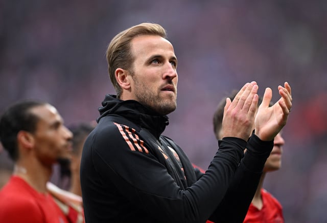 Soccer Football - Bundesliga - RB Leipzig v Bayern Munich - Red Bull Arena, Leipzig, Germany - May 3, 2025 Bayern Munich's Harry Kane applauds fans after the match REUTERS/Annegret Hilse