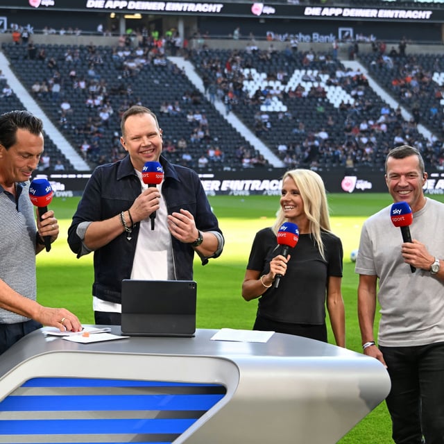 Regelmäßig beim Bundesliga-Topspiel im Einsatz: Sebastian Hellmann, Wolff Fuss, Julia Simic und Lothar Matthäus, hier am 21. September 2024 in Frankfurt.