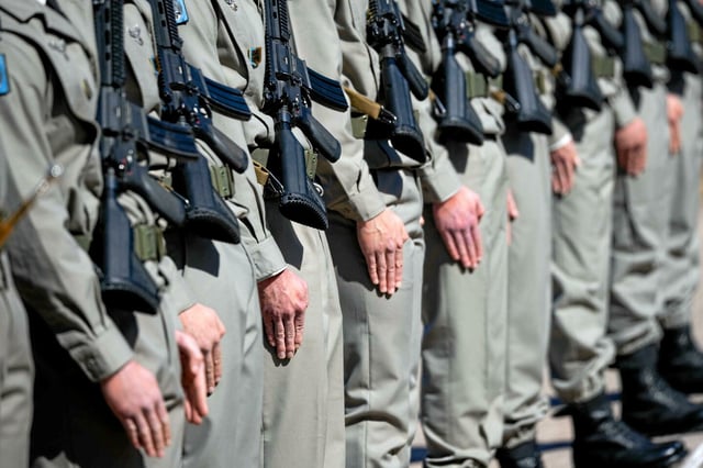 Militaires français lors d'une cérémonie à l'hommage de soldats tués en Afghanistan, à Strasbourg, le 18 avril 2025 (photo d'illustration).

