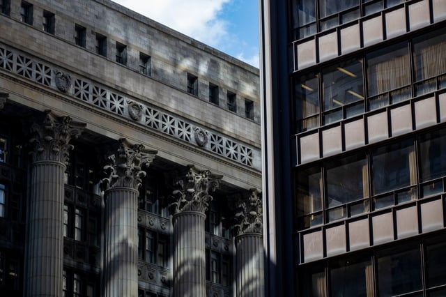 Chicago City Hall and Cook County Building on Sept. 3, 2020. (Brian Cassella/Chicago Tribune)