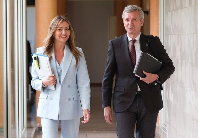 La conselleira de Política Social y el presidente este lunes en San Caetano
