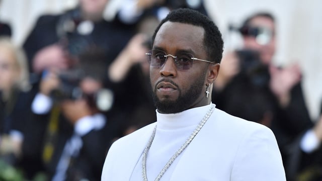 Sean 'Diddy' Combs faced jury selection in his sex-trafficking trial, appearing anxious in court. (Photo by ANGELA WEISS / AFP)