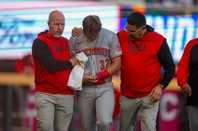 May 5, 2025; Atlanta, Georgia, USA; Cincinnati Reds left fielder Tyler Callihan (32) leaves the game with an injury against the Atlanta Braves in the third inning at Truist Park. Mandatory Credit: Brett Davis-Imagn Images