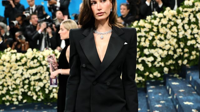 NEW YORK, NEW YORK - MAY 05: Hailey Bieber attends the 2025 Met Gala Celebrating “Superfine: Tailoring Black Style” at Metropolitan Museum of Art on May 05, 2025 in New York City.  (Photo by Theo Wargo/FilmMagic)
