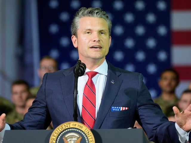 Defense Secretary Pete Hegseth said on Monday that he wanted to reduce the number of four-star positions in the active-duty military by at least 20%.