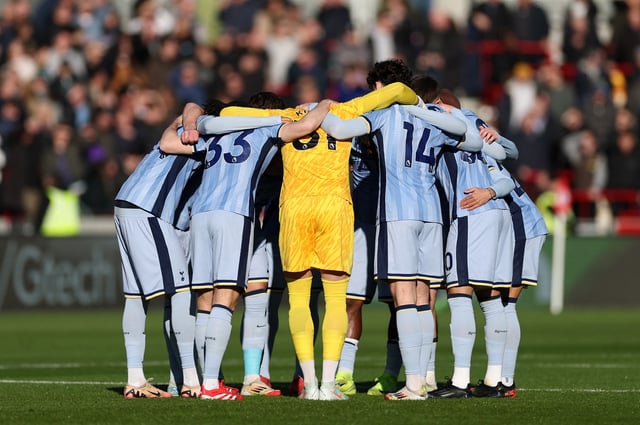 Soccer Football - Premier League - Brentford v Tottenham Hotspur - GTech Community Stadium, London, Britain - February 2, 2025 Tottenham Hotspur players huddle before the match REUTERS/Toby Melville/ File Photo