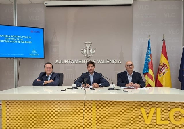 Gerente de Lokímica, Noé García; el portavoz municipal, Juan Carlos Caballero; responsable técnico Lokímica, Jesús López