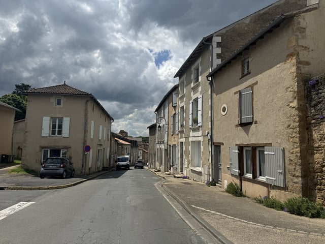 Dans son communiqué diffusé lundi 5 mai, le procureur de Poitiers Cyril Lacombe a précisé que l’autopsie n’avait «pas permis de déterminer, à ce stade, les causes du décès» d’Agathe Hilairet.