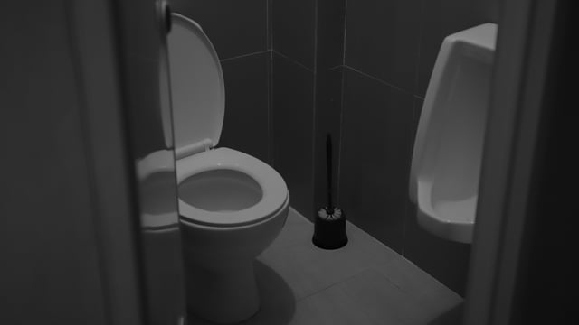 The woman claimed she went into the eatery to use the toilet.