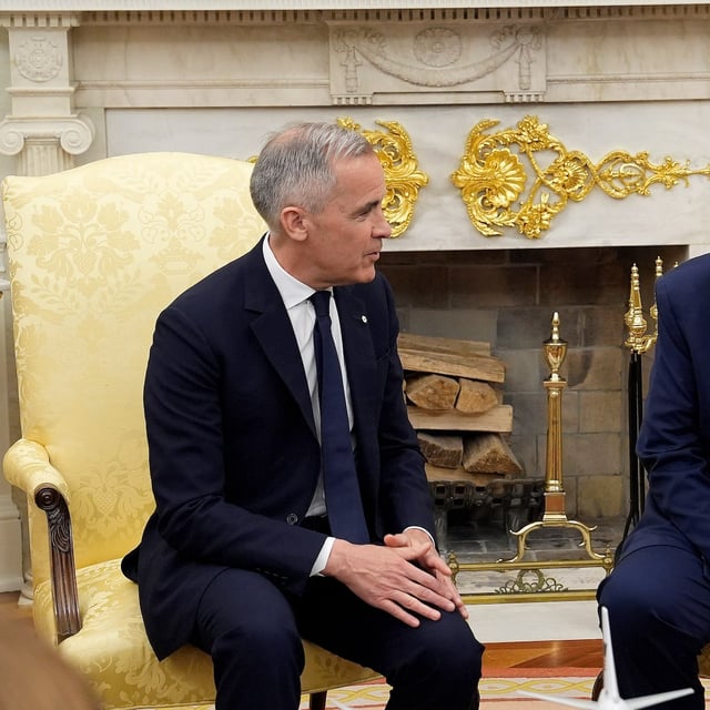 Prime Minister Mark Carney and U.S. President Donald Trump speak in the White House, on May 6.