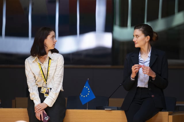 « Parlement » revient sur france.tv avec une nouvelle saison plus drôle que jamais.