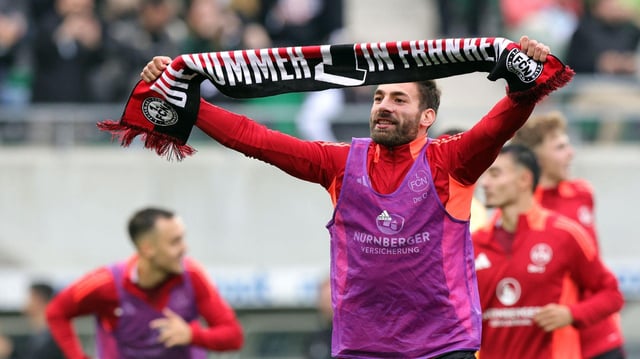 Enrico Valentini nach dem Nürnberger Derbysieg in Fürth