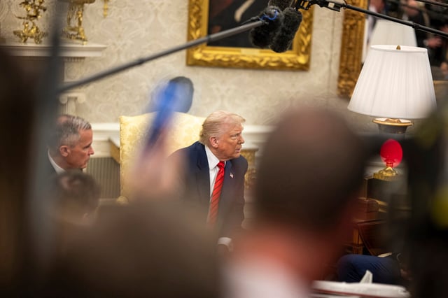 May 6, 2025, Washington, Dc, United States: U.S President Donald Trump, center, sitting alongside Canadian Prime Minister Mark Carney, left, responds to a question from the media during a bilateral meeting at the Oval Office of the White House, May 6, 2025 in Washington, D.C. (Credit Image: Â© Daniel Torok/White House/Planet Pix via ZUMA Press Wire