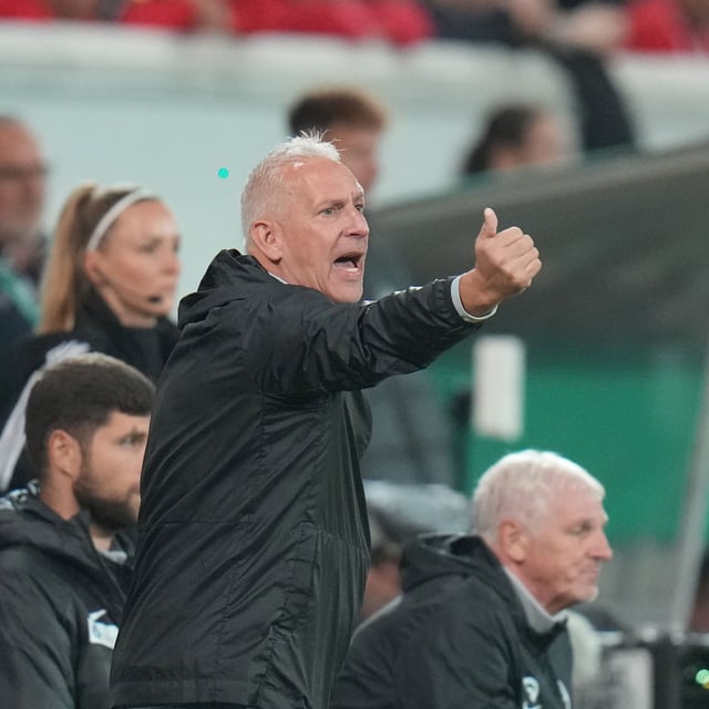 Trainer Christian Neidhart von Kickers Offenbach soll im Training zusammengebrochen sein