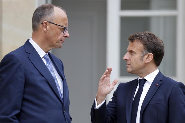 El canciller alemán, Friedrich Merz, y el presidente francés, Emmanuel Macron, durante su encuentro de este miércoles en París.