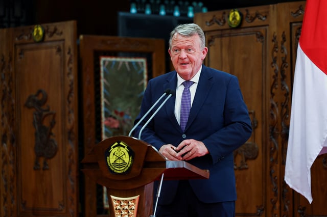 Danish Foreign Minister Lars Lokke Rasmussen delivers his speech during a signing ceremony for a Memorandum of Understanding (MoU) concerning renewable and clean energy and energy conservation, in Jakarta, Indonesia April 21, 2025. REUTERS/Willy Kurniawan