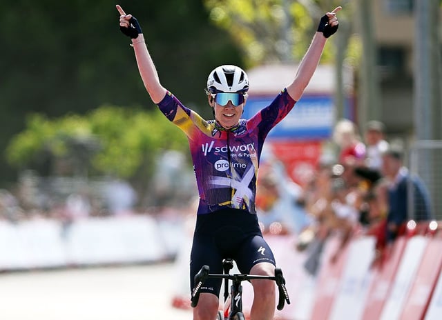 Anna van der Breggen se impone en la cuarta etapa de la Vuelta.