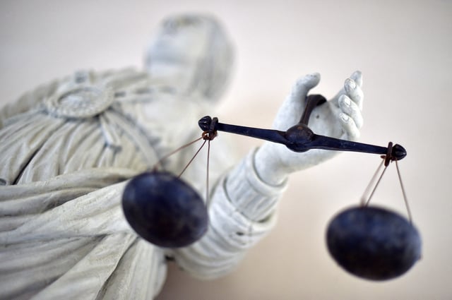 Les cinq hommes encourent la réclusion criminelle à perpétuité.